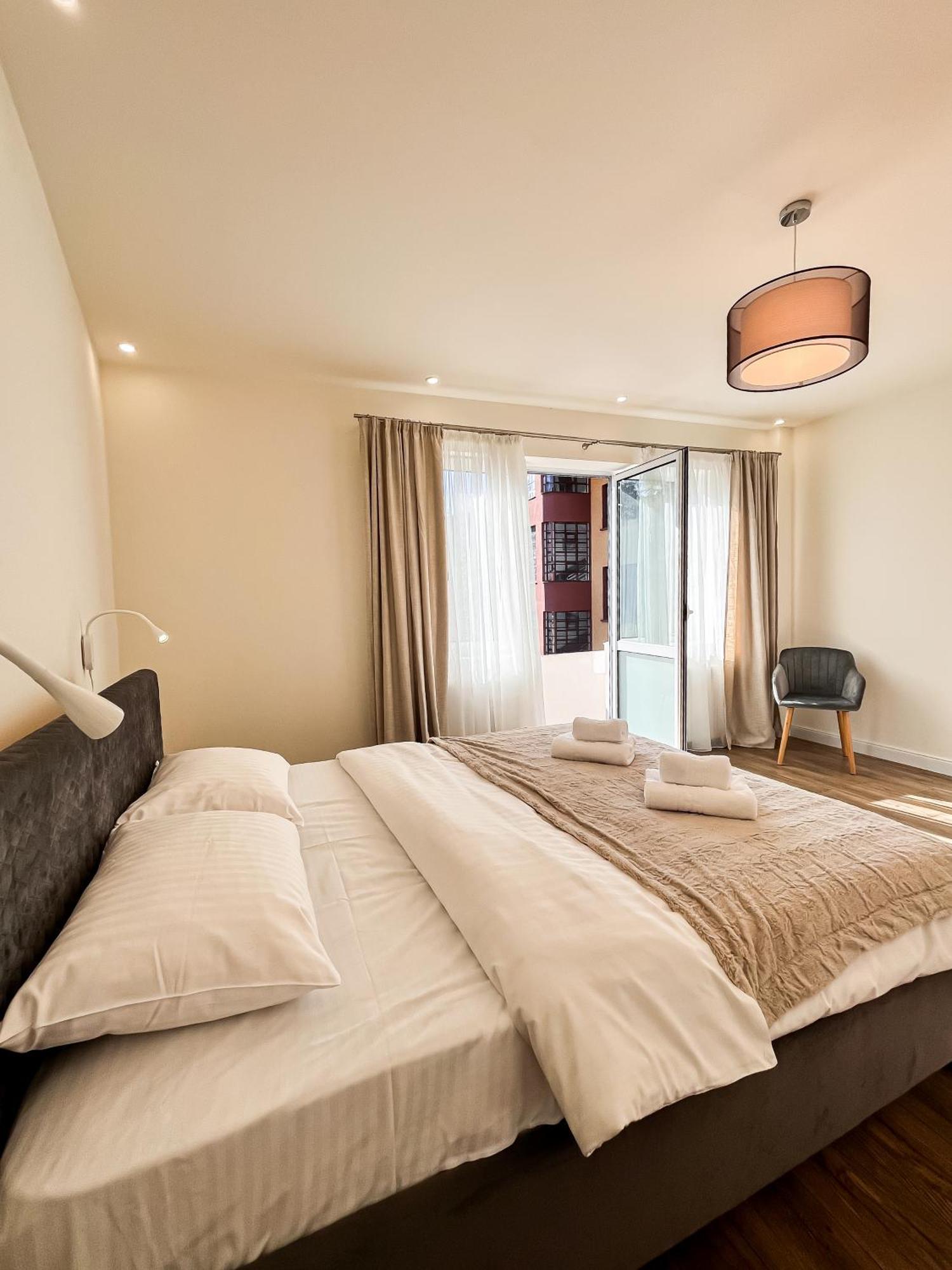 בראשוב La Teatru - 2Bd Apartment Near Theatre And Old Town מראה חיצוני תמונה