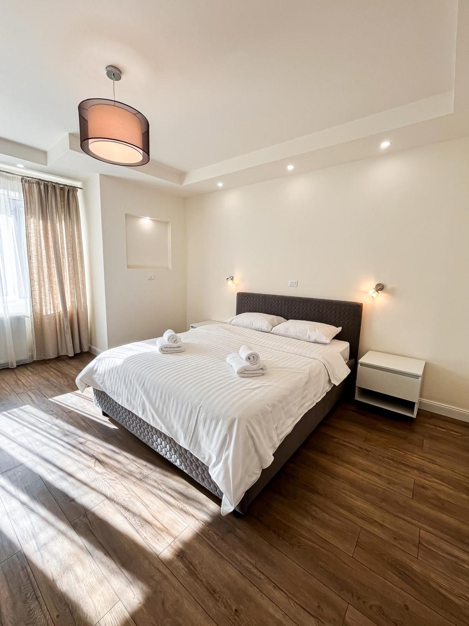 בראשוב La Teatru - 2Bd Apartment Near Theatre And Old Town מראה חיצוני תמונה